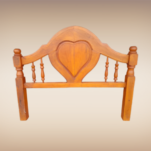 Cama corazón con barrotes